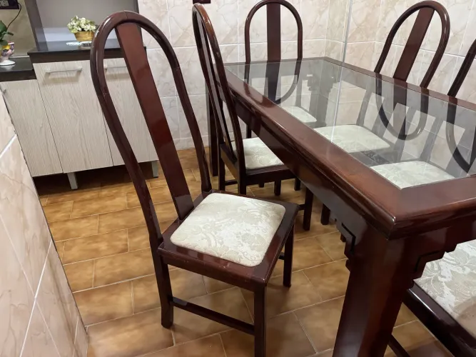 Conjunto Mesa de Jantar e Cadeiras