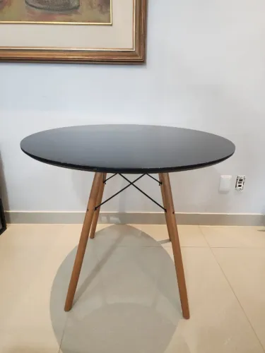 Mesa Eames Eiffel