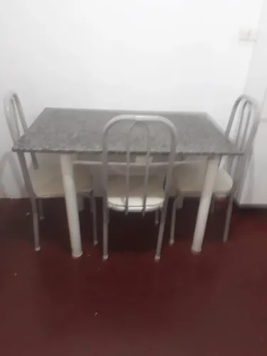 Mesa de mármore