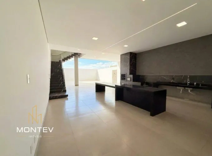 Casa à venda, 4 quartos, 1 suíte, 7 vagas, Santa Marta - Divinópolis/MG