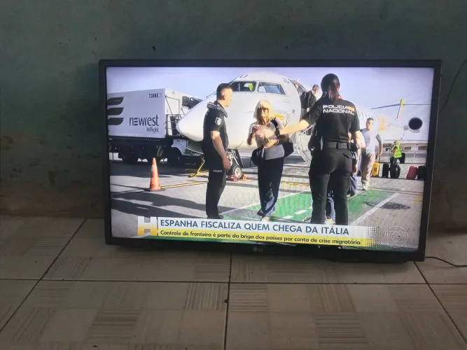 Tv Lg "32" Polegadas