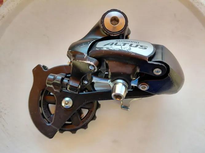 Câmbio traseiro SHIMANO ALTUS