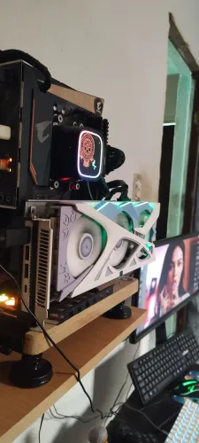RX 6800 Sakura yeston