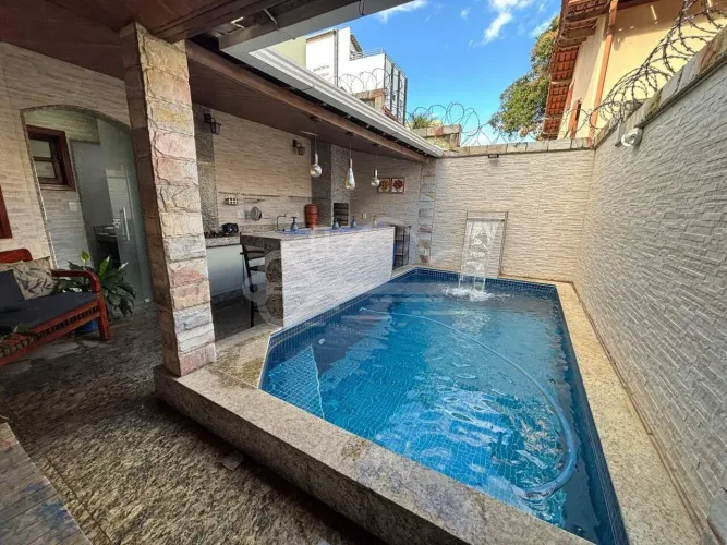 CASA | 3 QUARTOS | 3 VAGAS - BAIRRO SÃO JOÃO BATISTA - R$ 7.800,00