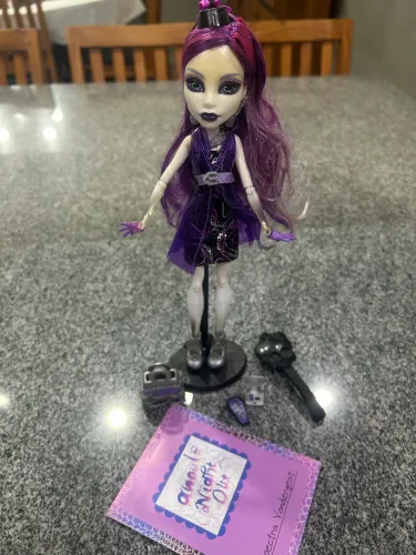 Monster High G1 Spectra Ghouls Night Out