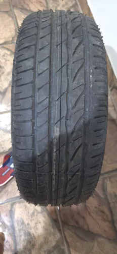 Pneu r16