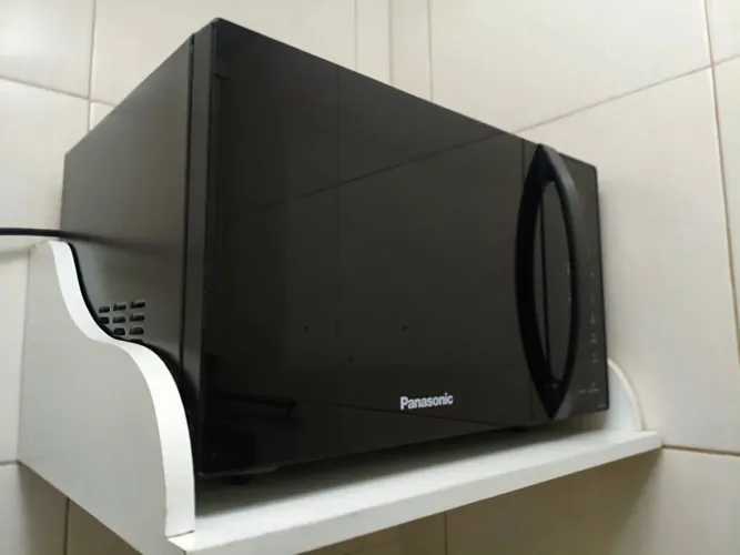Micro-ondas Panasonic 32L Black  (Modelo NN-ST66LB)
