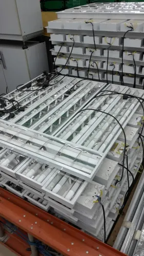 Luminária Industrial Comercial 1,20m Fluorescente - R$ 40 cada