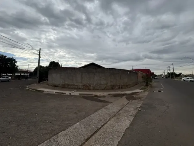 Casa c/ terreno comercial de 238mt - Bairro Joao Domigos Neto