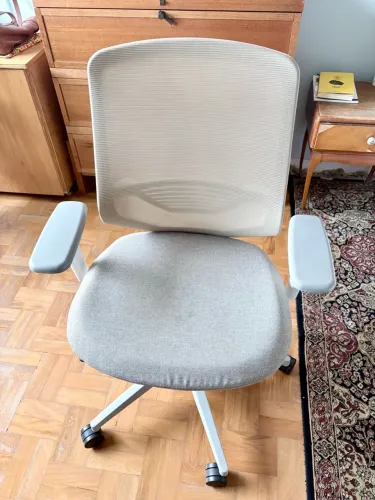 Cadeira Herman Miller Posh