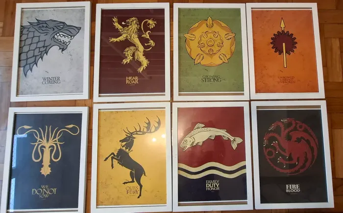 Coleção Completa Game of Thrones - 8 Quadros A3 Emoldurados com Vidro - Única no Brasil