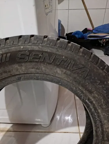 Vende se 2 pneus novos aro 14