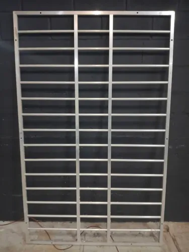 Grade de alumínio  2,00x1,25   valor  250 reais 