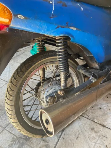 Moto de leilão biz com algumas coisas pra arrumar, mais tá andando, não tem nota del