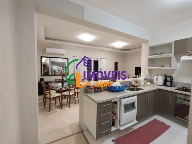 CASA ASSOBRADADA - CAMBUCI - SP
