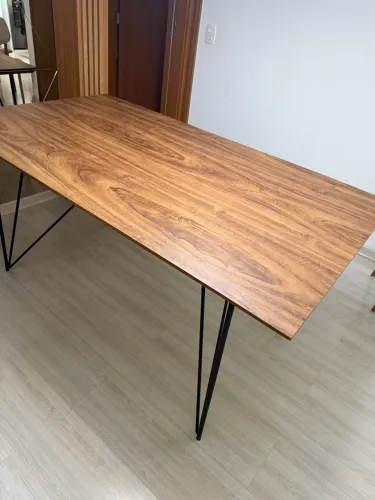 Mesa tampo de madeira