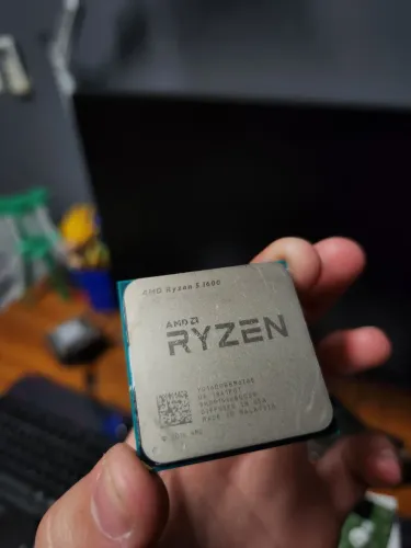 AMD RYZEN 5 1600