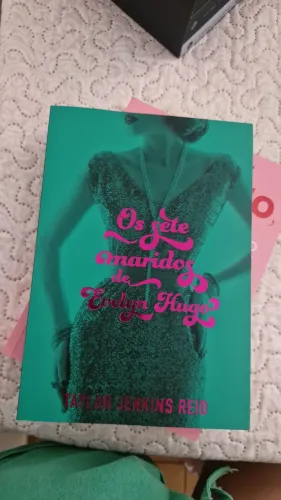 LIVRO OS SETE MARIDOS DE EVELYN HUGO