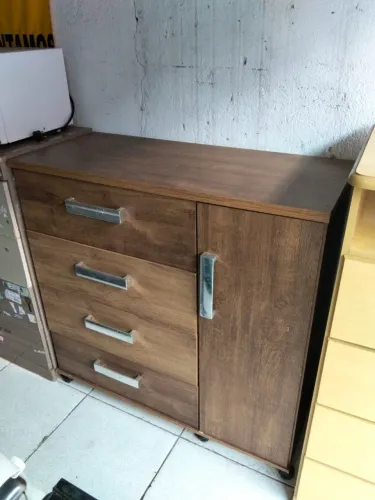 Cômoda amadeirado