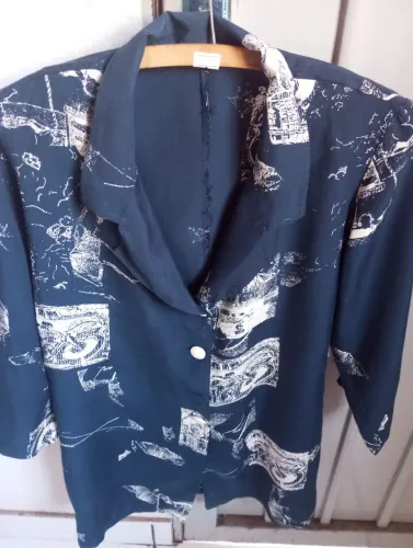 Vendo esse lote 15 blusa pôr 30.00 reais