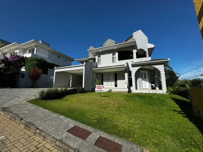 Imóvel para venda com 295 metros quadrados com 3 quartos
