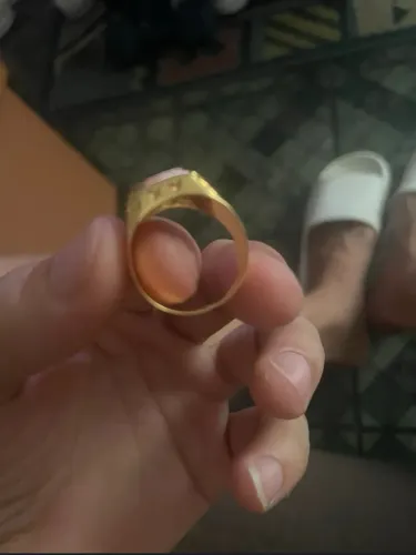 ANEL BANHADO A OURO 18K COM CRISTAL VERMELHO