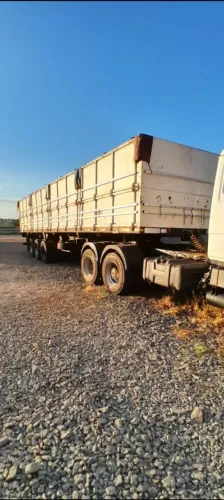 Carreta Graneleiro muito nova