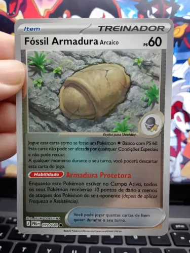 Carta Pokémon arcaico