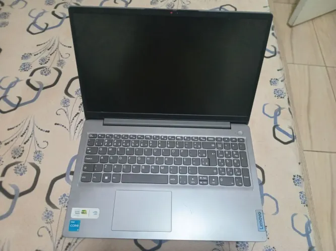 Notebook da Lenovo em ótimas condições.