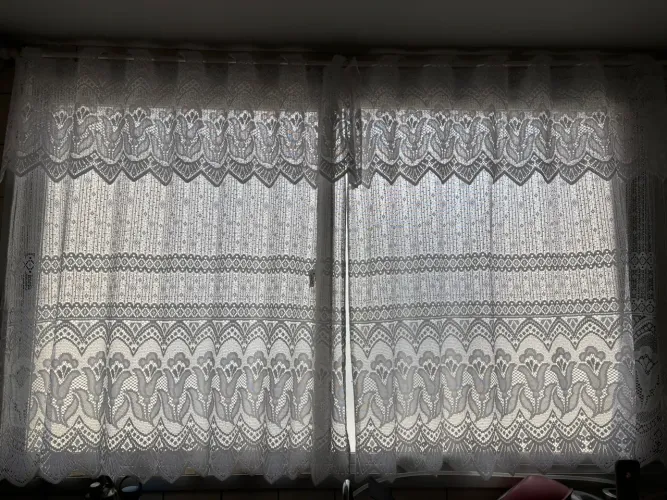 Cortina de renda clássica para cozinha com varão