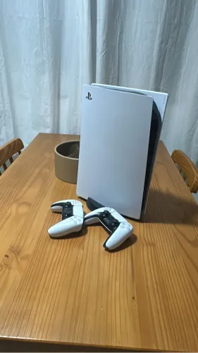 PlayStation 5 (PS5) - R$ 2.900  Vendo