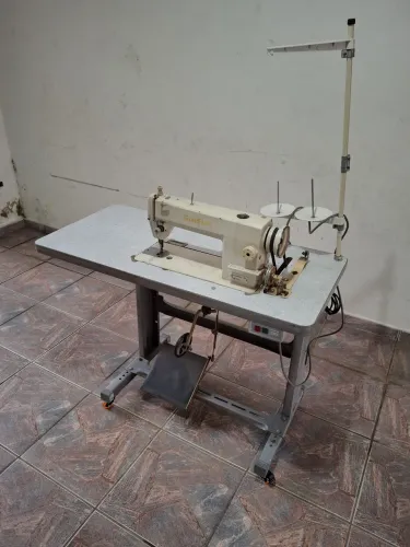 Maquina de costura industrial