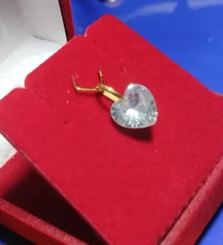 Pingente Coração Pedra Zircônia Ouro 18 Kilates Peso 1.30 Gramas 10 mm                    