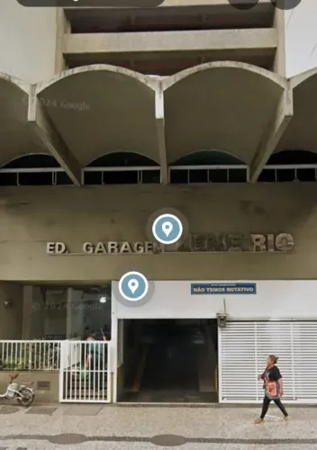 Vendo vaga de garagem na Rua Gustavo Sampaio- Leme