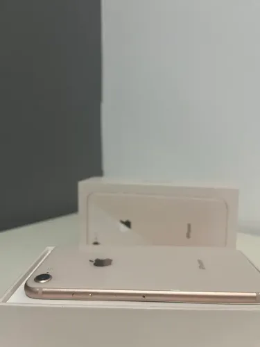 iPhone 8 64gb - com defeito 