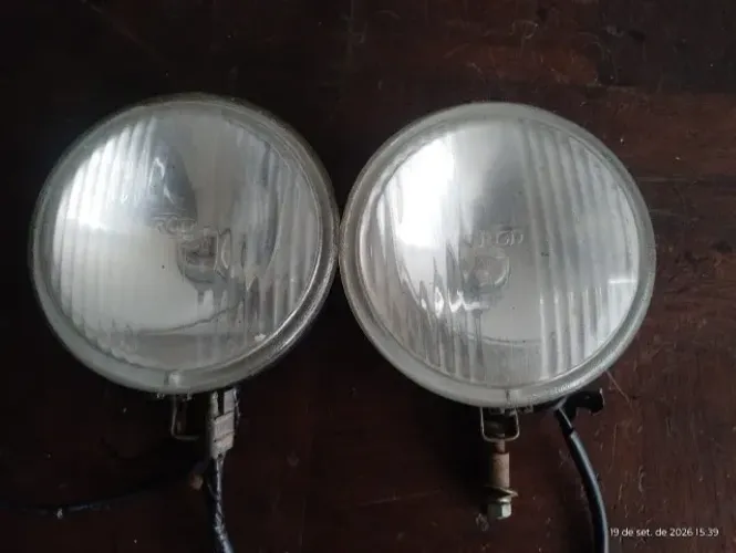 Farol de milha escort XR3 c/ lampadas
