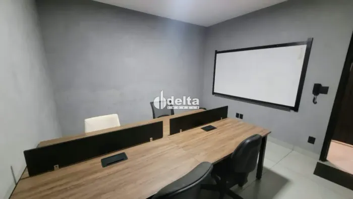 Sala disponível para locação no bairro Cazeca em Uberlândia-MG