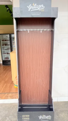 Expositor de Carvão e Espetos