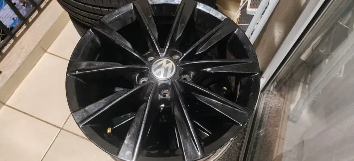 Kit rodas e pneus 17 Tiguan Jetta taos tcross