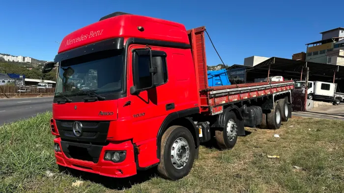 Atego 3030 carroceria