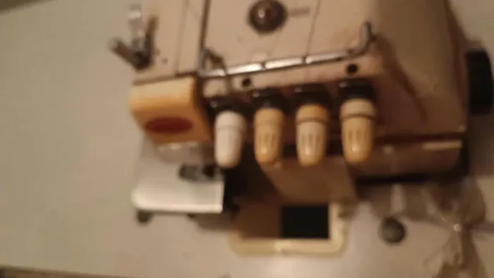 Maquina de Costura Yamaha Overlock
