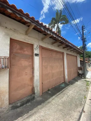Sobardo com 3 dormitórios e dois salões comercial - Itapevi - SP