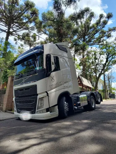 Volvo FH 2018 6x2 bolsa a ar