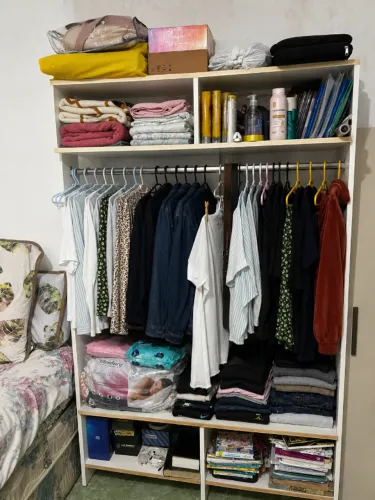 Closet/ guarda roupa/ arara organiza