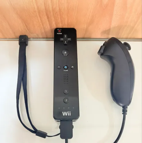 Controle Wii Remote + Nunchuk Original (Cor Preta)
