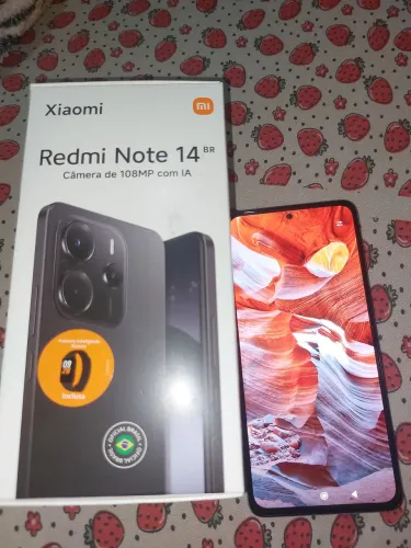 Celular semi novo 