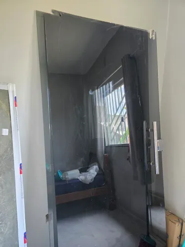 Portas de Vidro em blindex tamanho padrao. Em ótimo estado