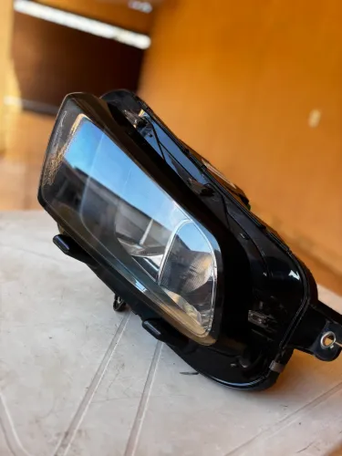 FAROL INFERIOR FIAT TORO
