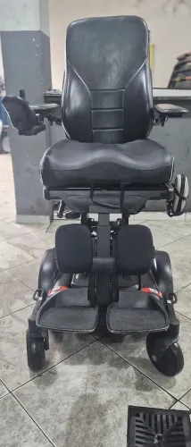 Cadeira de Rodas Permobil M3 Usada em Perfeito Estado