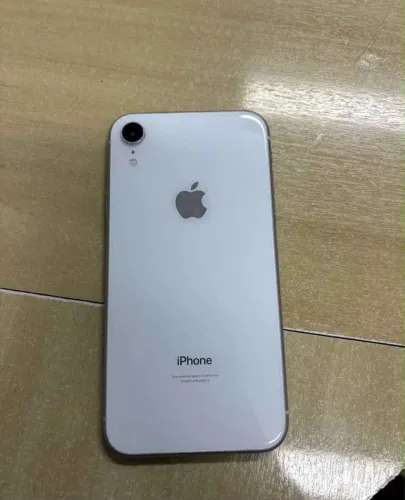 iPhone XR 128 gb cor branca